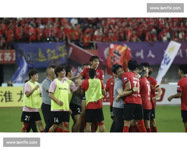 苏超点燃经济引擎：十三市竞逐消费新赛道