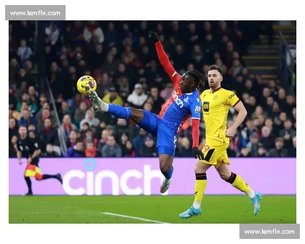 裁判视角直击！奥利塞奔袭半场破曼联，顶级速度震撼全场